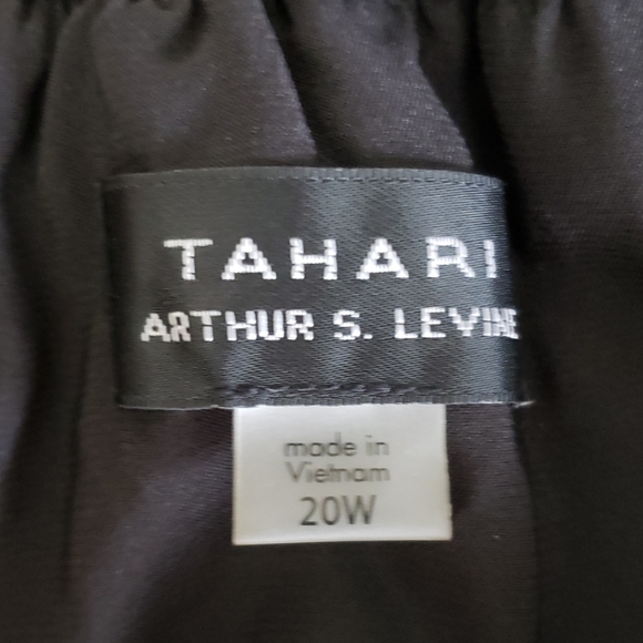 NWT!!! Tahari black off shoulder dress size 20w - Picture 7 of 8